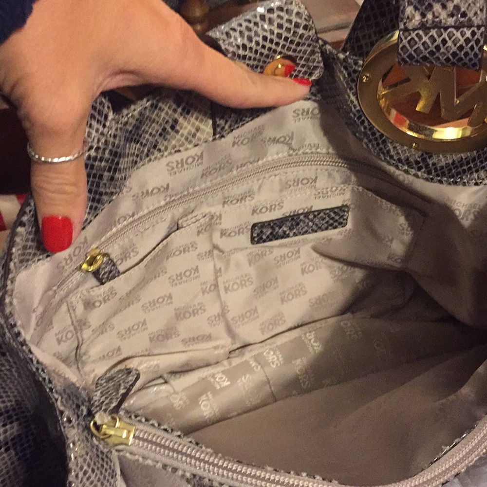 Michael Kors snakeskin leather tote, comes with matching wallet! EUC - Picture 5 of 8